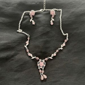 Flower necklace and earring set